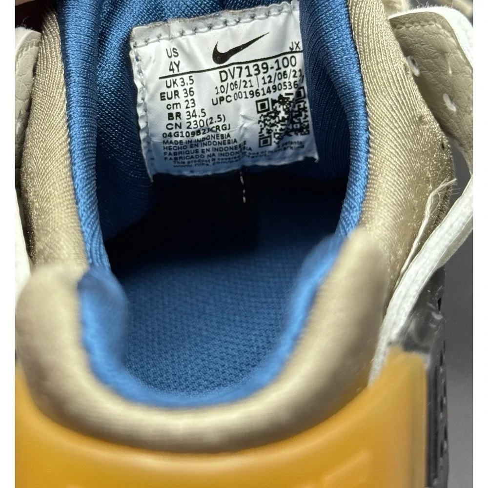 Size 4Y- Nike Huarache Kids Sneaker Shoes, Pre-owned, White/Blue/Black
